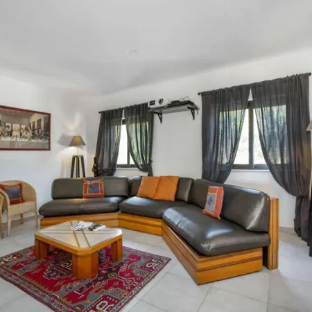 Beautiful Algarve 5 Bedrooms Pilar Amazing & Sea Views Villa *