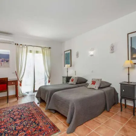 Beautiful Algarve 5 Bedrooms Pilar Amazing & Sea Views Villa